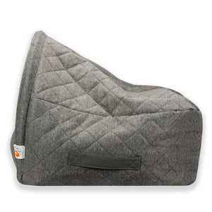 Sleepy Fox® snuggle cave dog / cat bed with vegan-leather side handles for easy carrying. Grey quilted. 